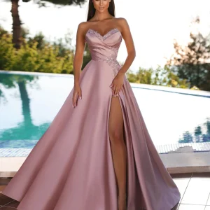 Robe d'occasion élégante sans manche