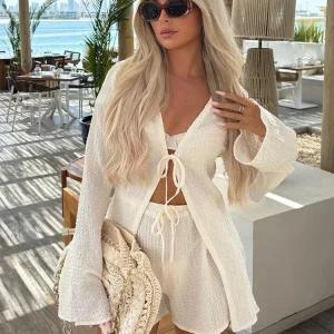 Chemisier à Lacets et Short Taille Haute